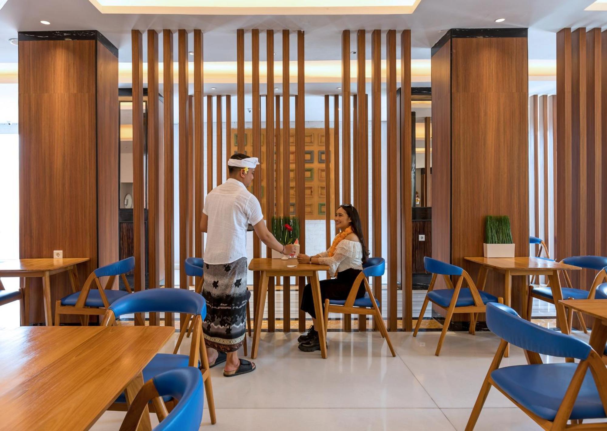 Boss Legian Hotel Powered By Archipelago Exterior foto