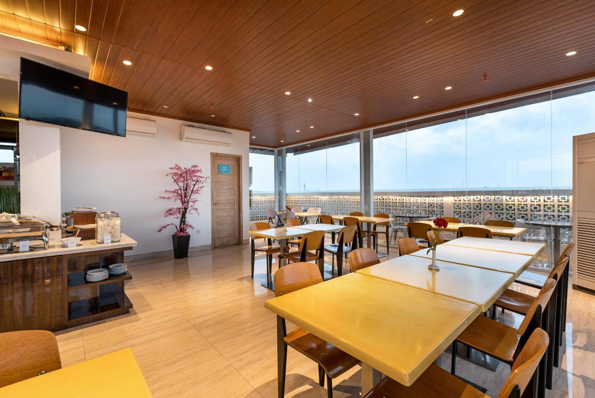 Boss Legian Hotel Powered By Archipelago Exterior foto