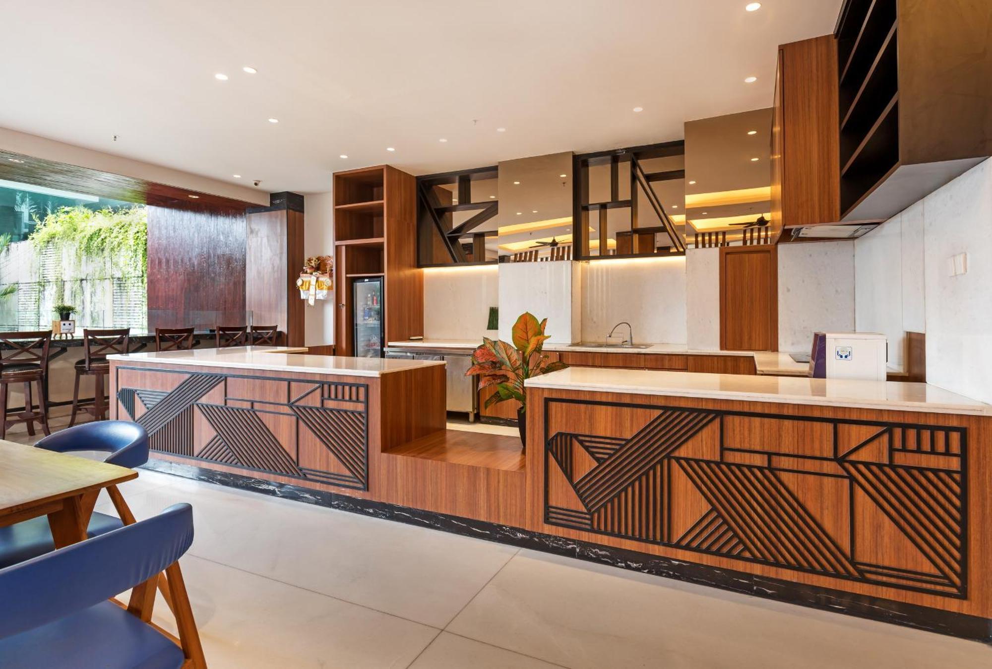 Boss Legian Hotel Powered By Archipelago Exterior foto
